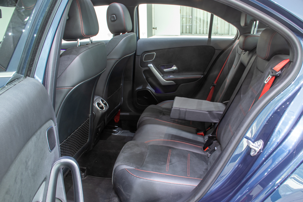 MERCEDES AMG A35 4MATIC