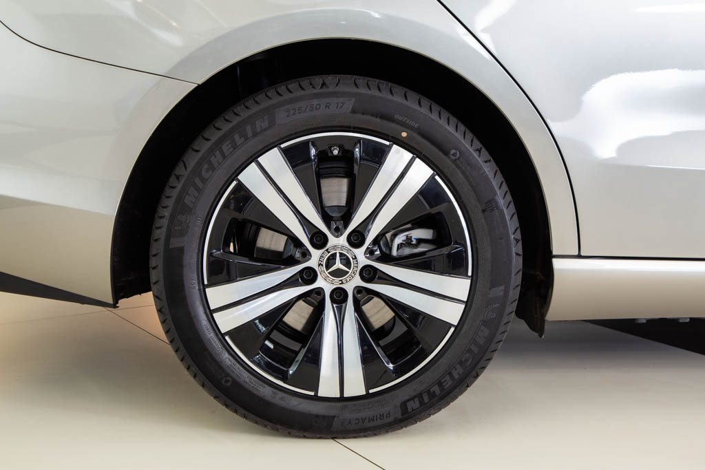 MERCEDES BENZ C220d PROGRESSIVE