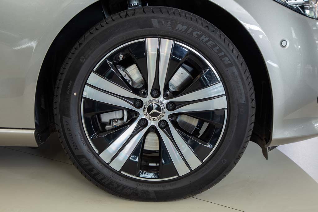 MERCEDES BENZ C220d PROGRESSIVE