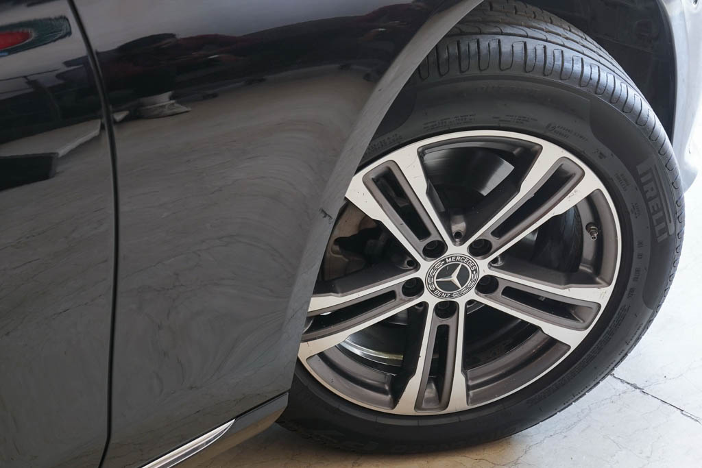 Mercedes Benz E220D Exclusive