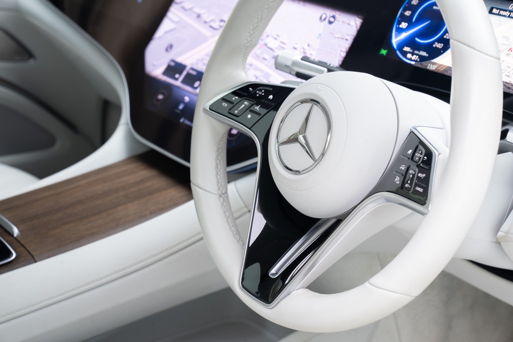 MERCEDES BENZ EQS580 4MATIC