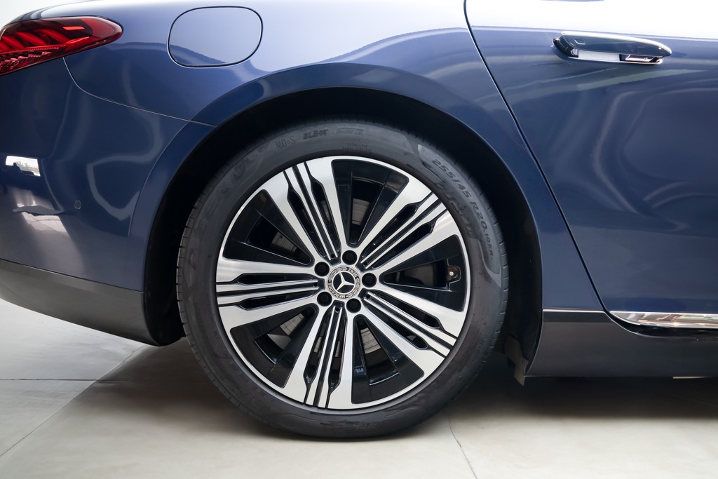 MERCEDES BENZ EQS580 4MATIC