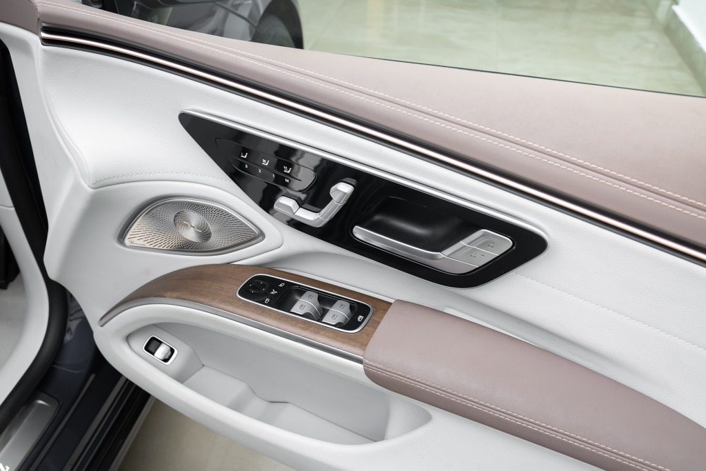 MERCEDES BENZ EQS580 4MATIC