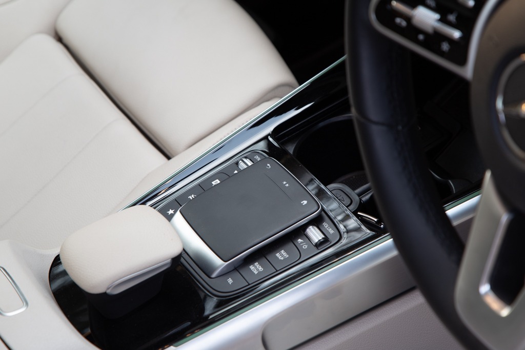 MERCEDES BENZ GLB200 PROGRESSIVE