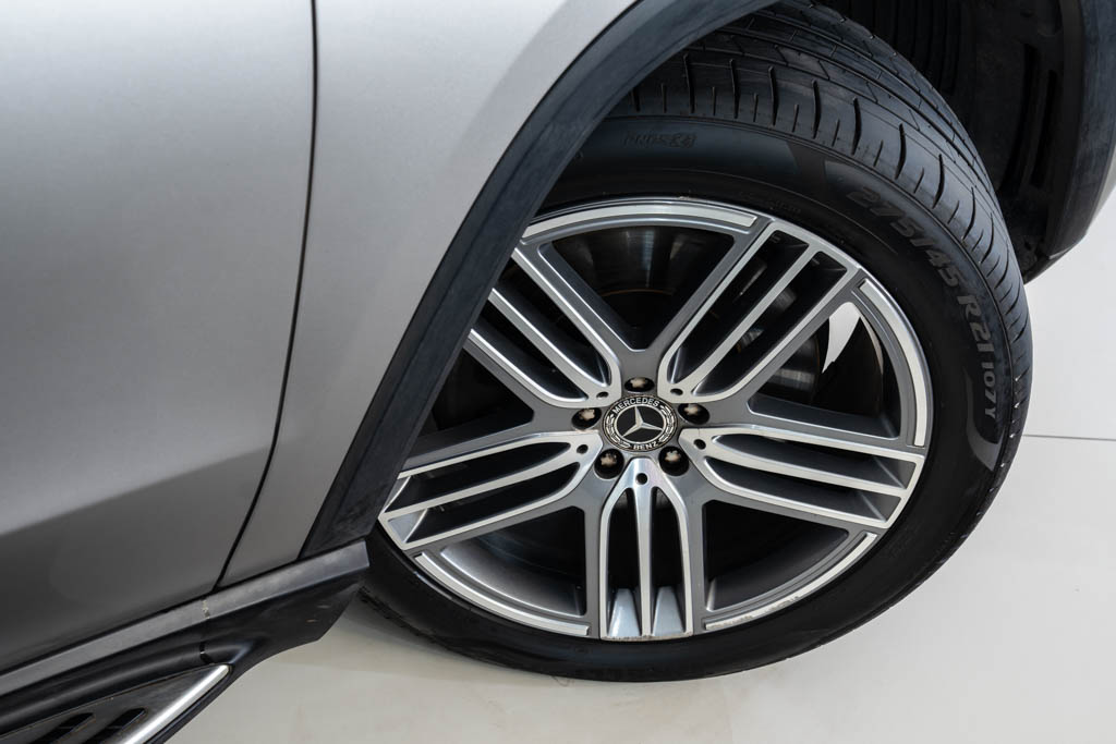 MERCEDES BENZ GLS400D