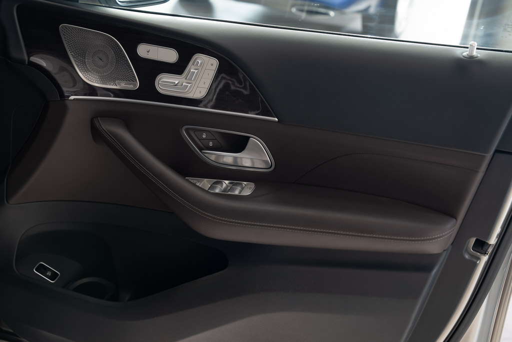 MERCEDES BENZ GLS400D