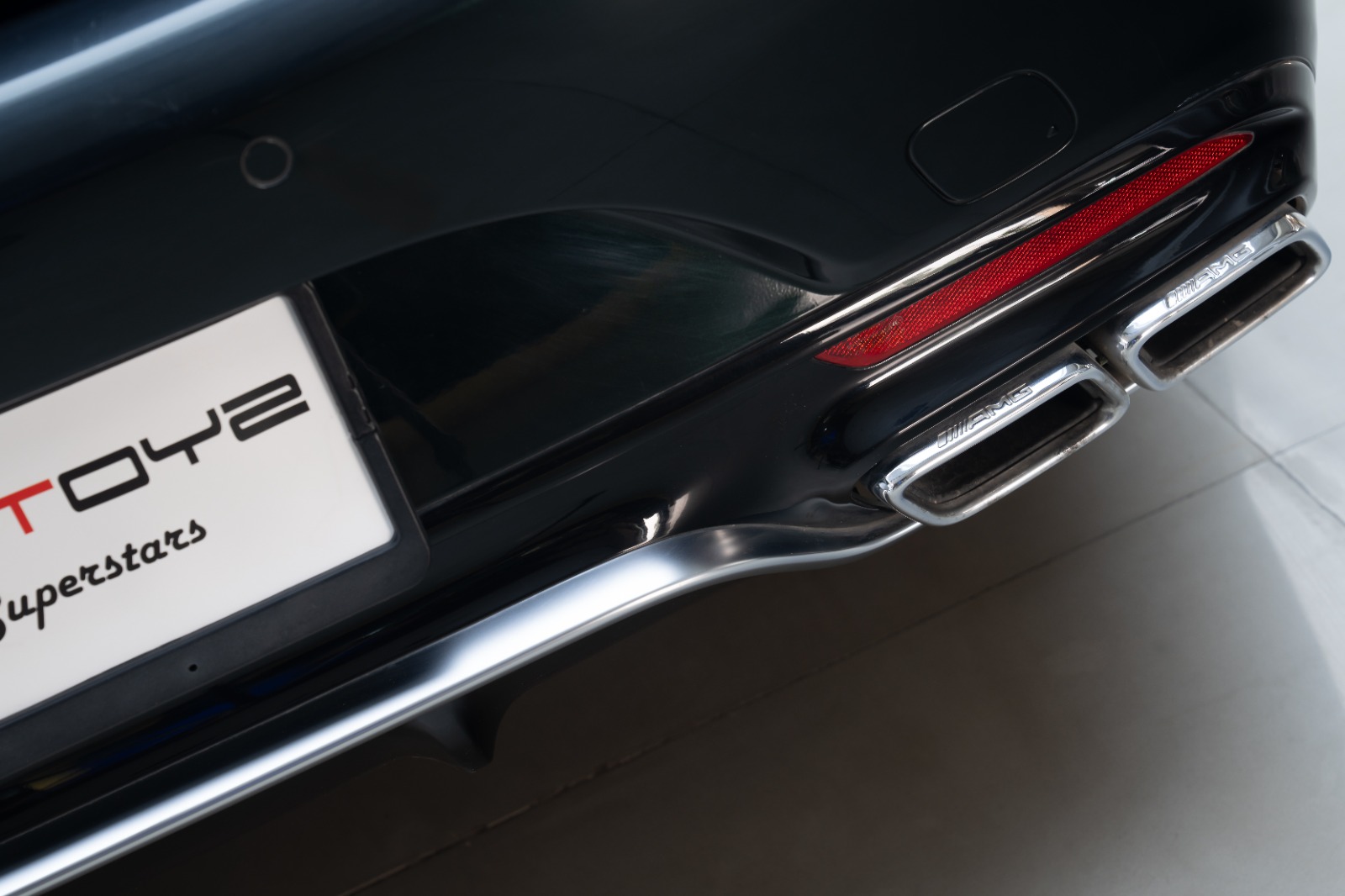 Mercedes Benz S63 AMG Coupe