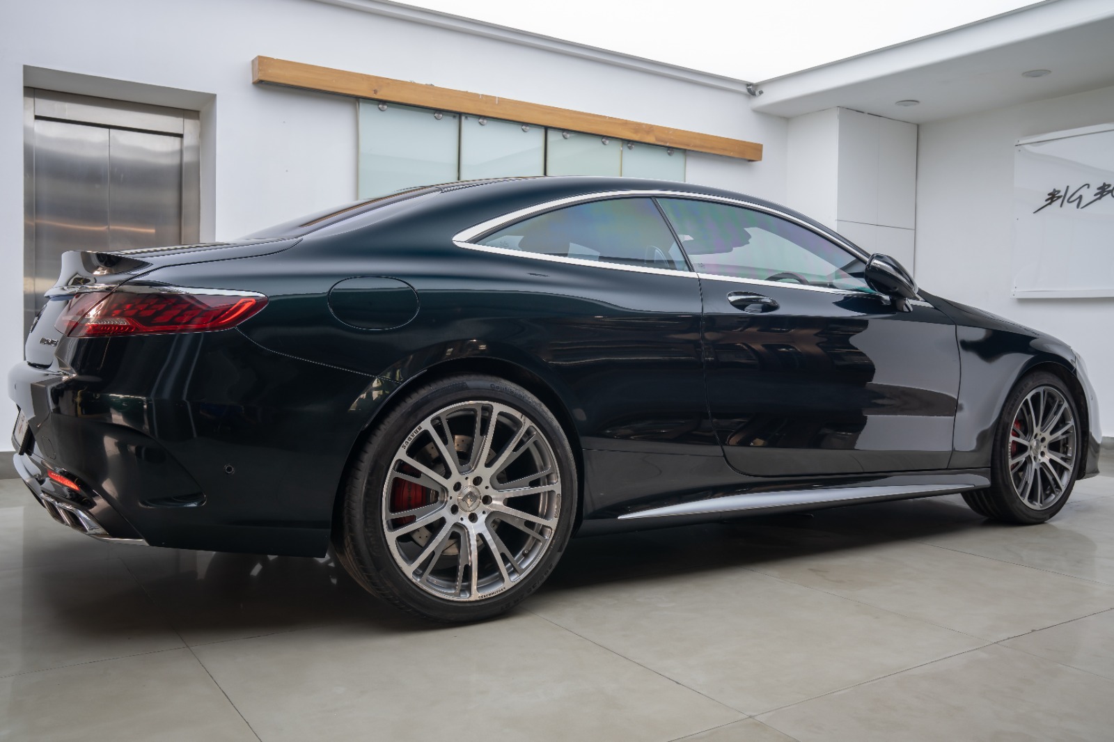 Mercedes Benz S63 AMG Coupe