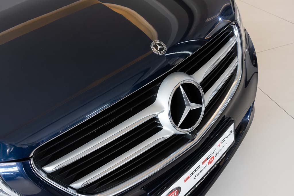 MERCEDES BENZ V220D EXCLUSIVE