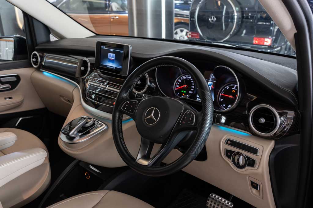 MERCEDES BENZ V220D EXCLUSIVE