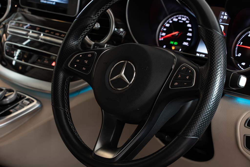 MERCEDES BENZ V220D EXCLUSIVE