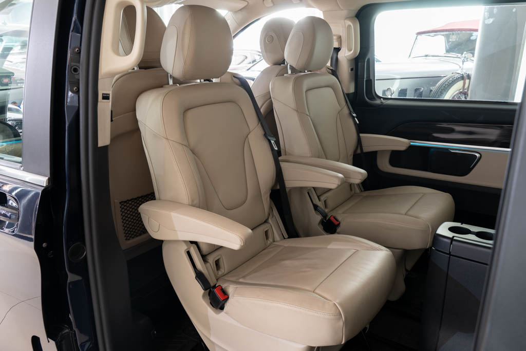 MERCEDES BENZ V220D EXCLUSIVE