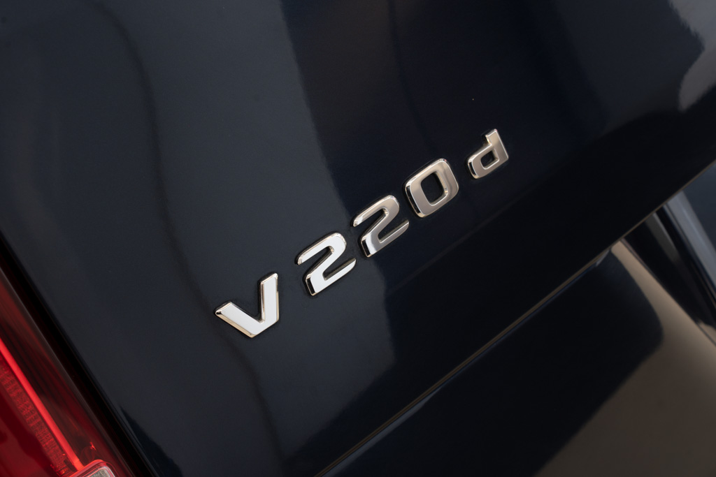 MERCEDES BENZ V220D EXCLUSIVE