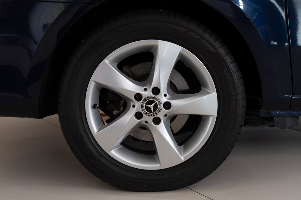 MERCEDES BENZ V220D EXCLUSIVE