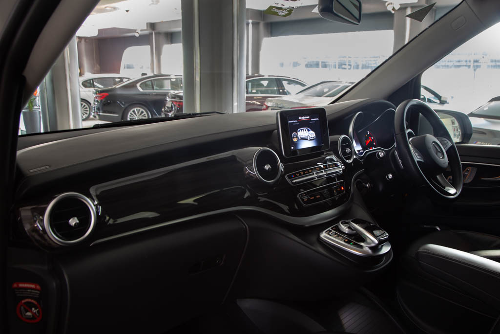 MERCEDES BENZ V220D EXCLUSIVE