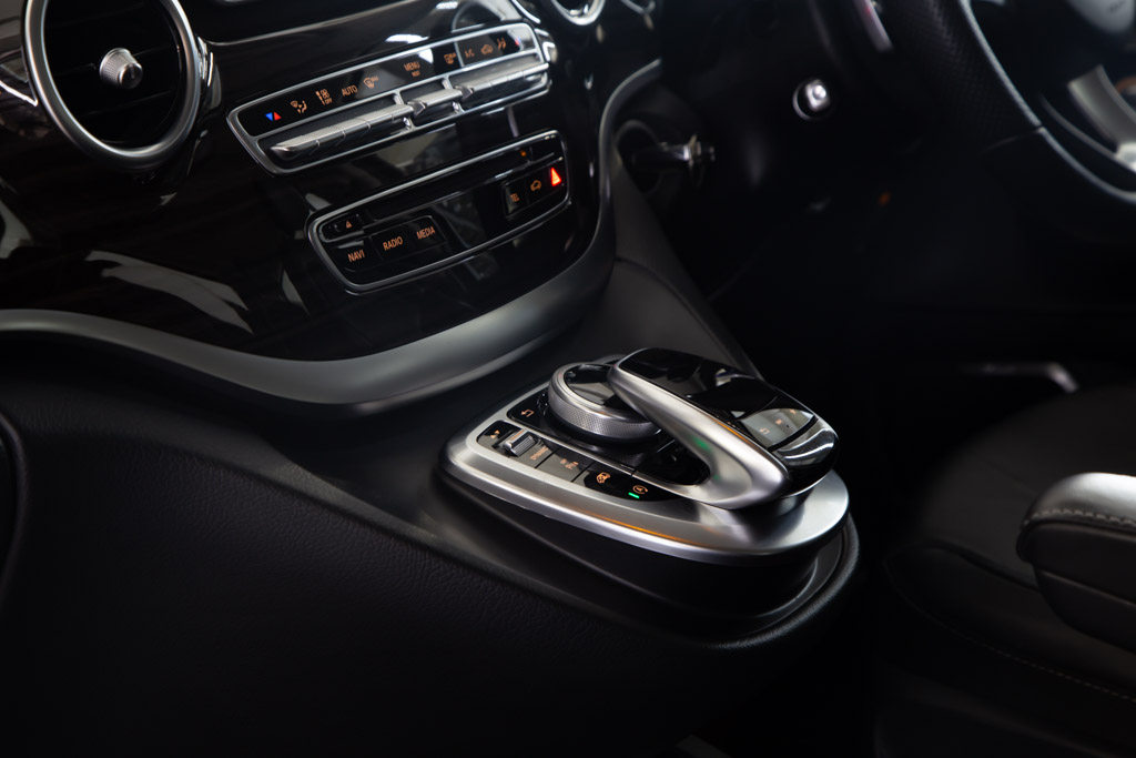 MERCEDES BENZ V220D EXCLUSIVE