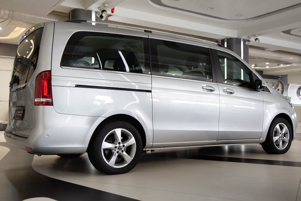 MERCEDES BENZ V220D EXCLUSIVE