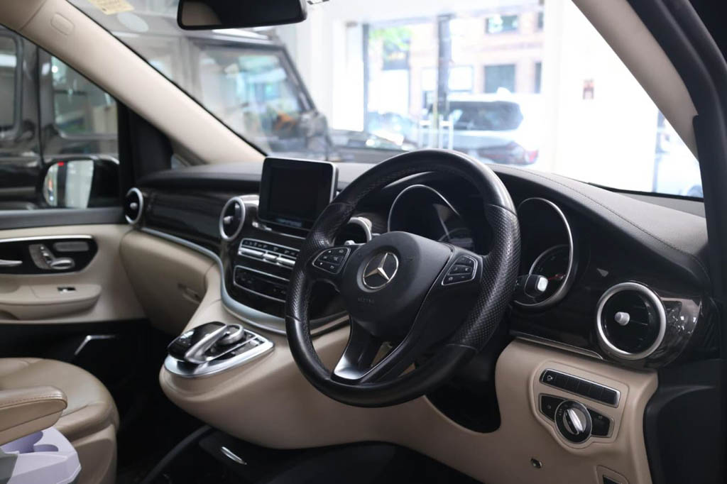 MERCEDES BENZ V220D with Maybach Kit