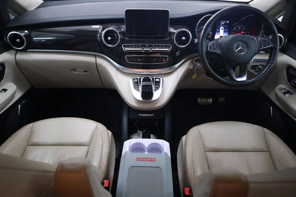 MERCEDES BENZ V220D with Maybach Kit