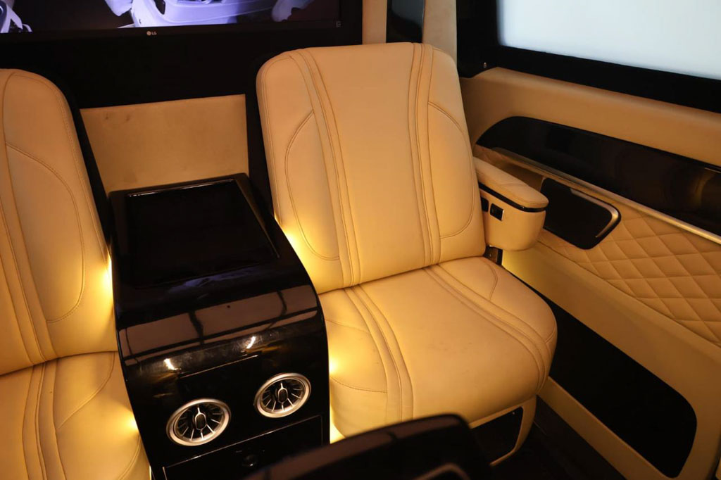 MERCEDES BENZ V220D with Maybach Kit