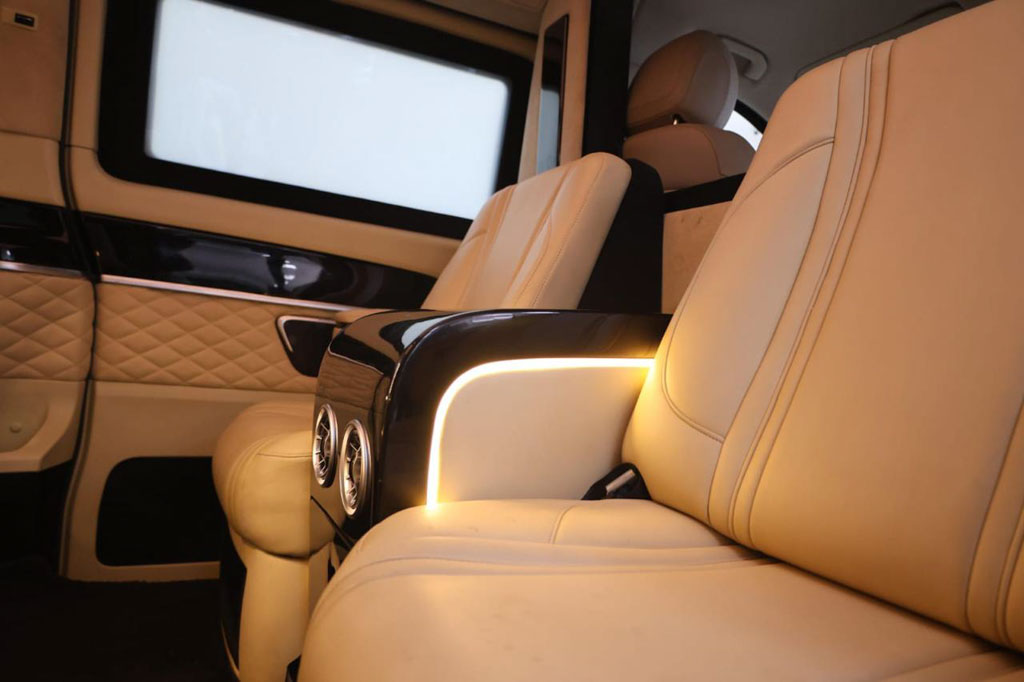 MERCEDES BENZ V220D with Maybach Kit