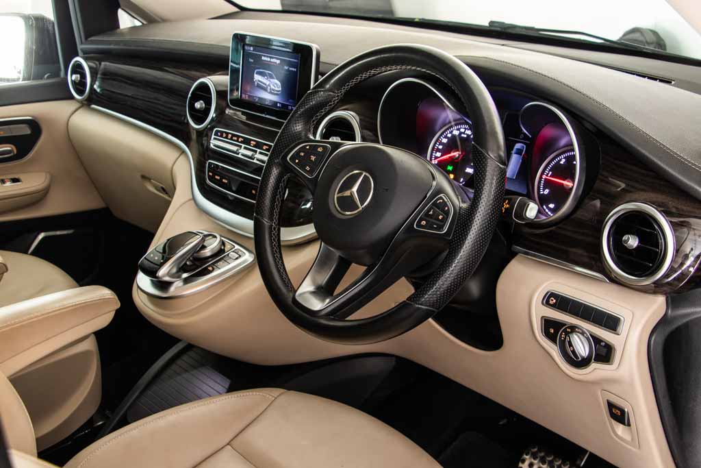 Mercedes Benz V220d CBU