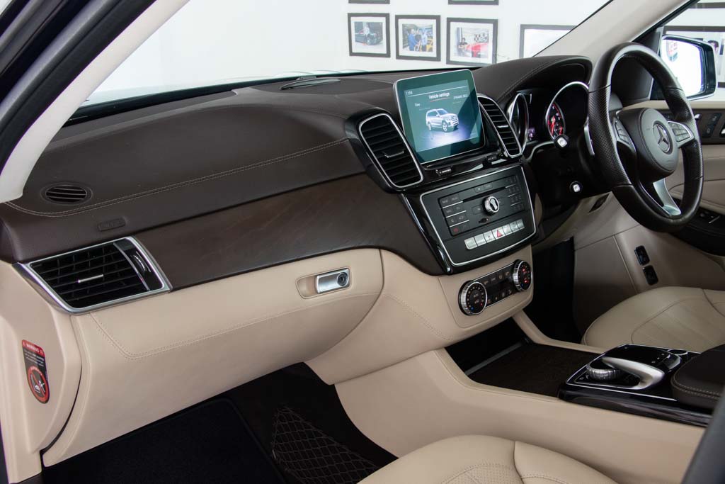 MERCEDES-BENZ GLS 350 D 4matic