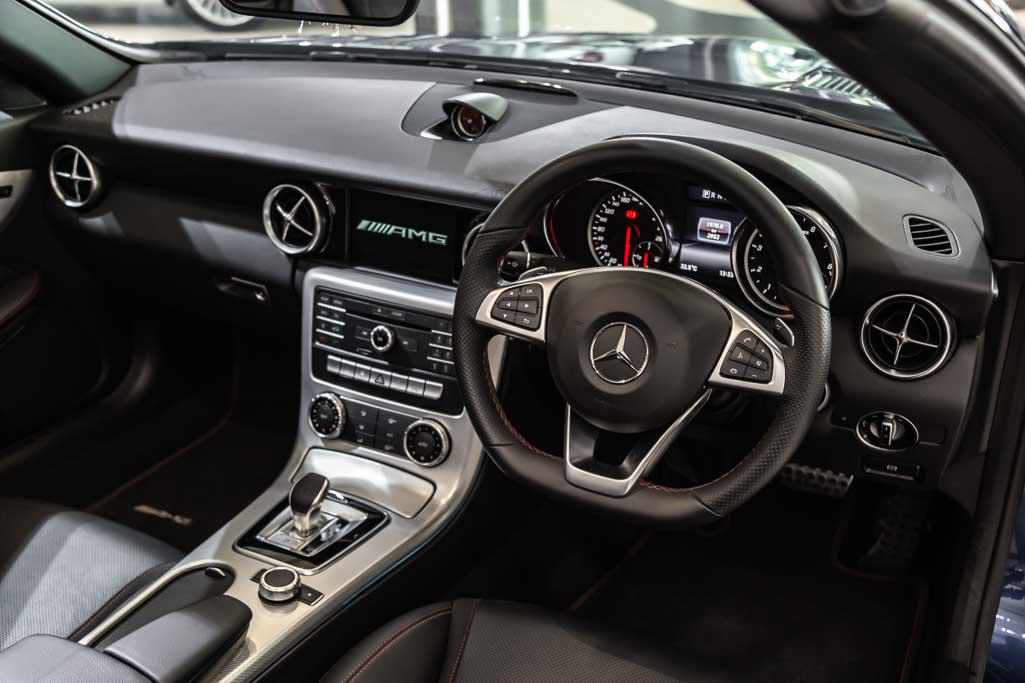 MERCEDES-AMG SLC 43