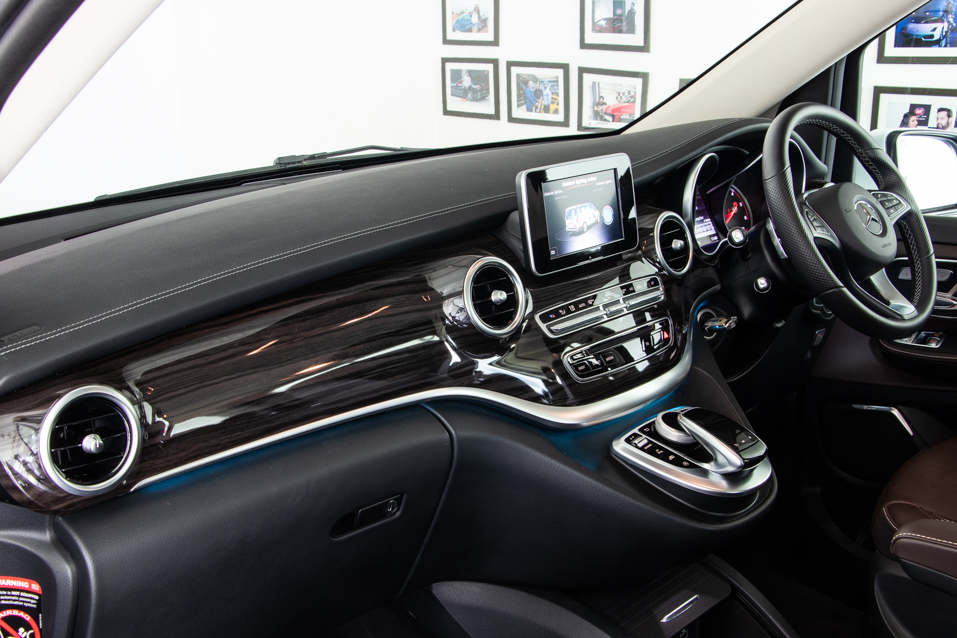 Mercedes-Benz V220d LWB Exclusive