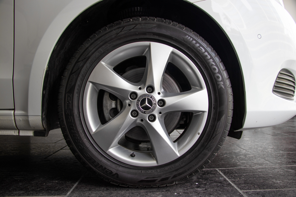 Mercedes-Benz V220d LWB Exclusive