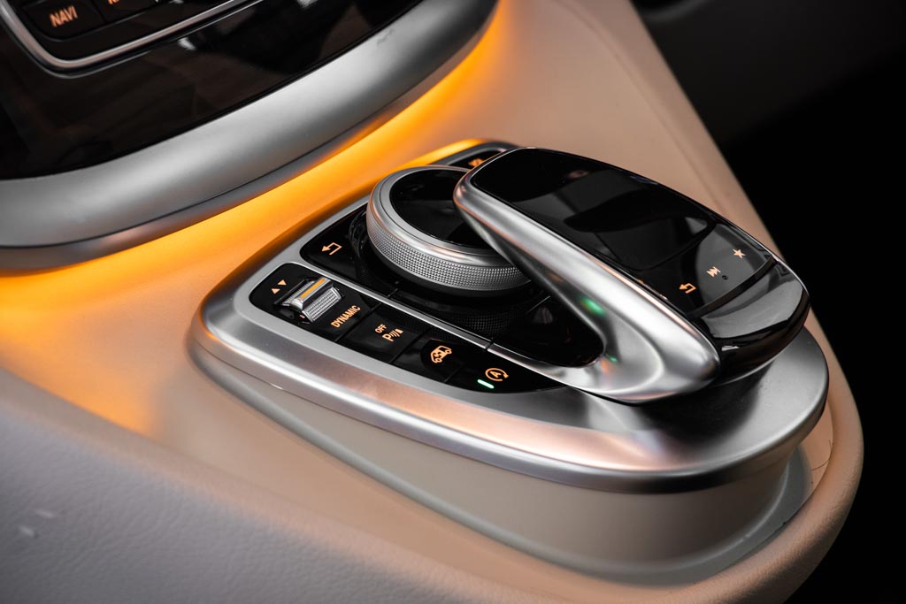 MERCEDES-BENZ V220d Exclusive