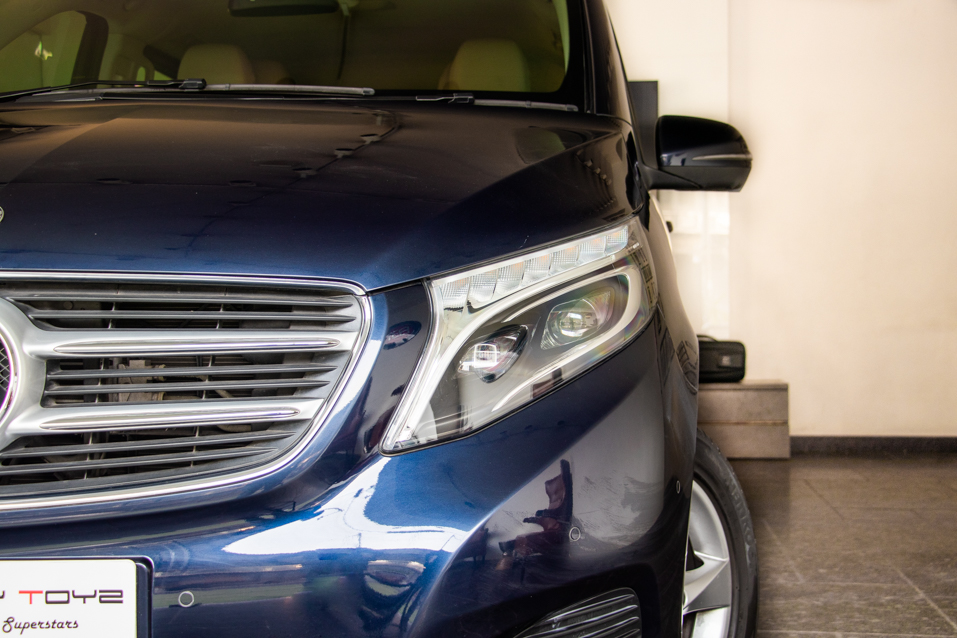 MERCEDES-BENZ V220d Exclusive