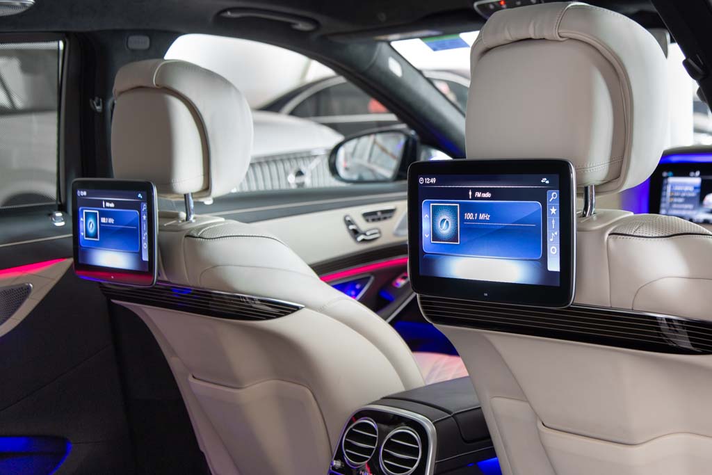 Mercedes Maybach S560