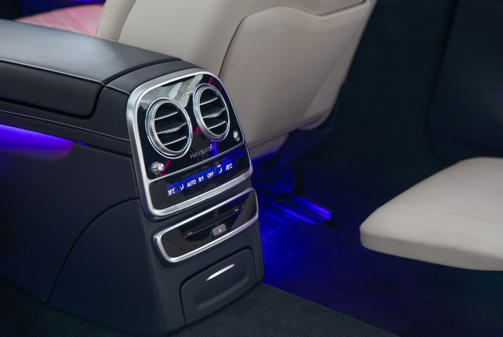 Mercedes Maybach S560