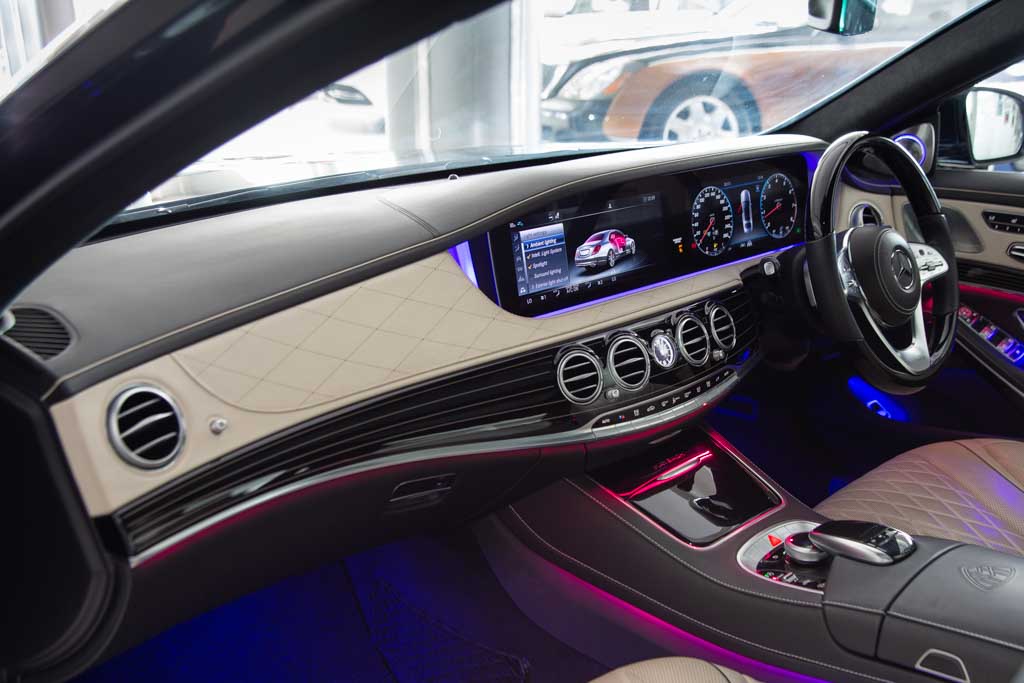 Mercedes Maybach S560