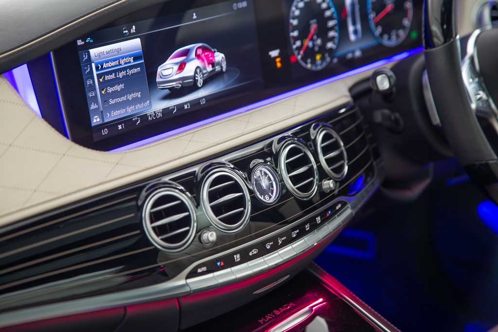 Mercedes Maybach S560