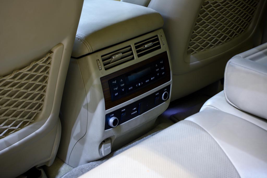 TOYOTA LAND CRUISER LC200 VX