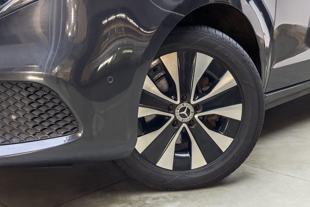 MERCEDES BENZ V220D EXCLUSIVE