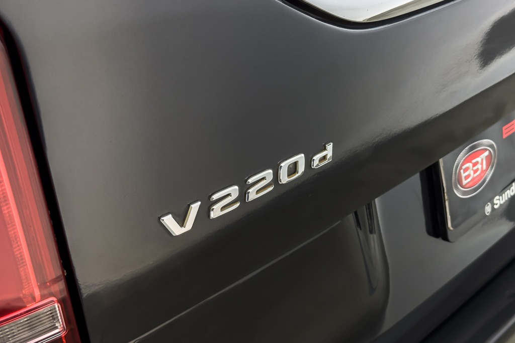MERCEDES BENZ V220D EXCLUSIVE
