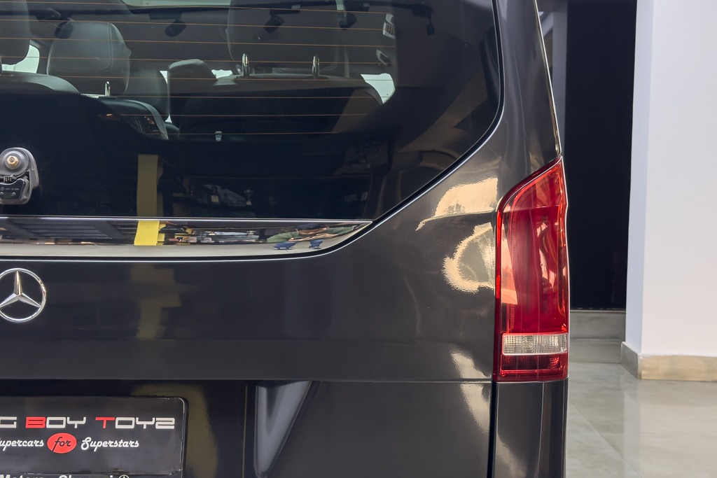 MERCEDES BENZ V220D EXCLUSIVE