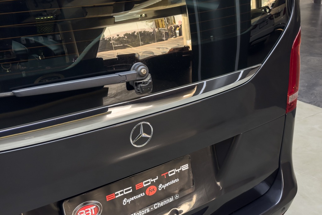MERCEDES BENZ V220D EXCLUSIVE