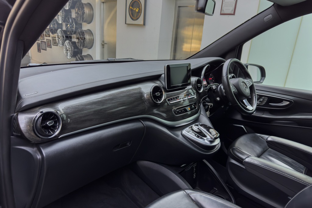 MERCEDES BENZ V220D EXCLUSIVE