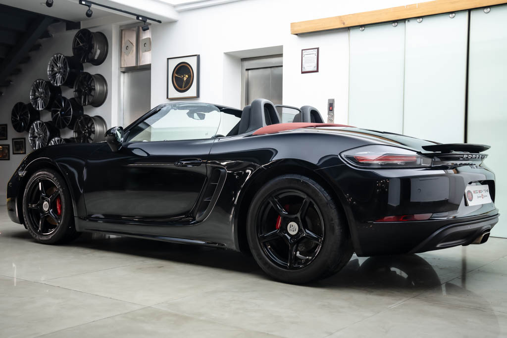 PORSCHE 718 BOXSTER