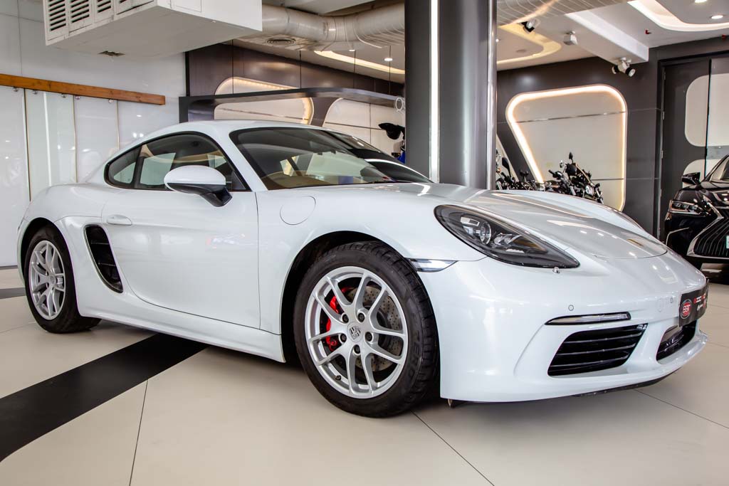 PORSCHE 718 CAYMAN