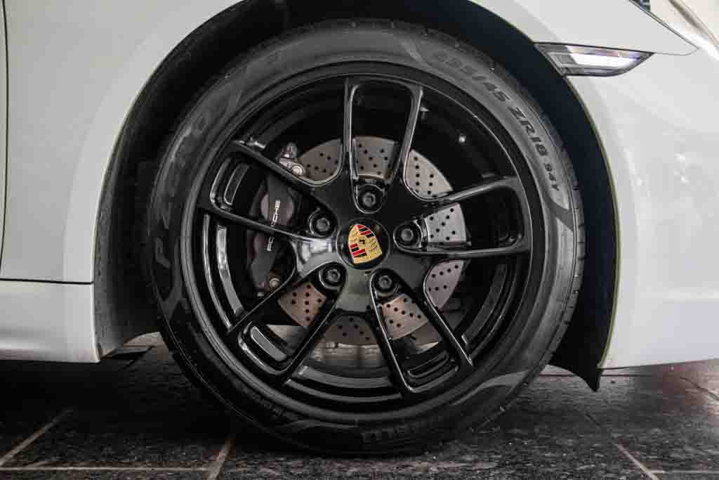 Porsche 718 Cayman 