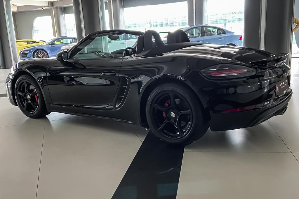 PORSCHE 718 BOXSTER