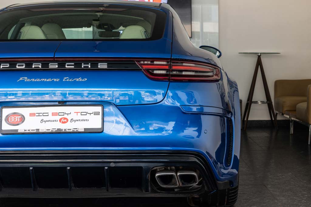 PORSCHE PANAMERA TURBO