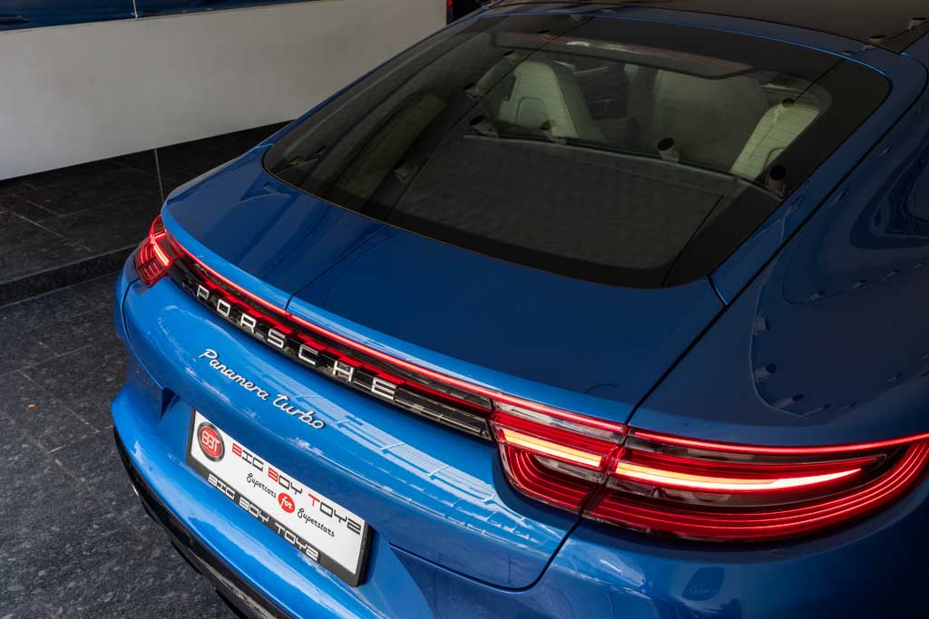 PORSCHE PANAMERA TURBO