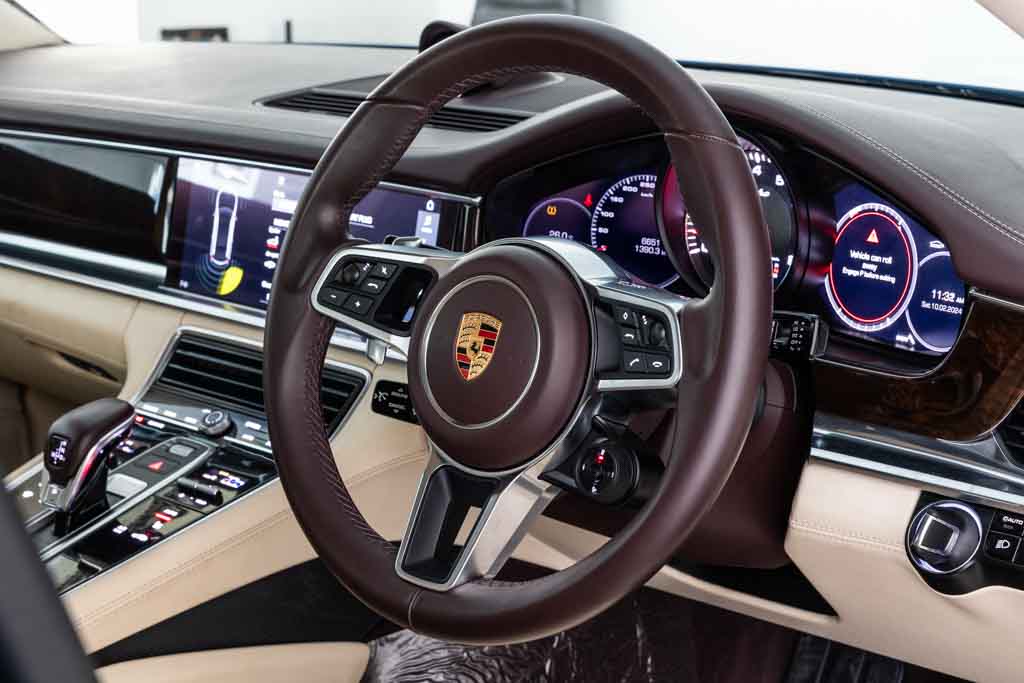 PORSCHE PANAMERA TURBO