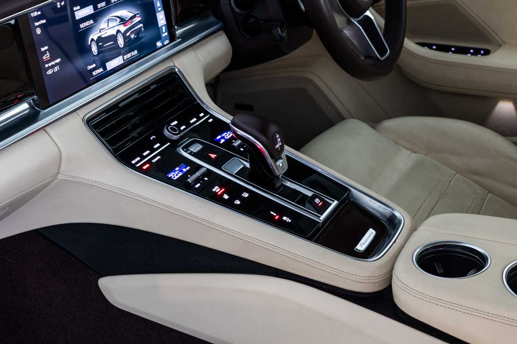 PORSCHE PANAMERA TURBO